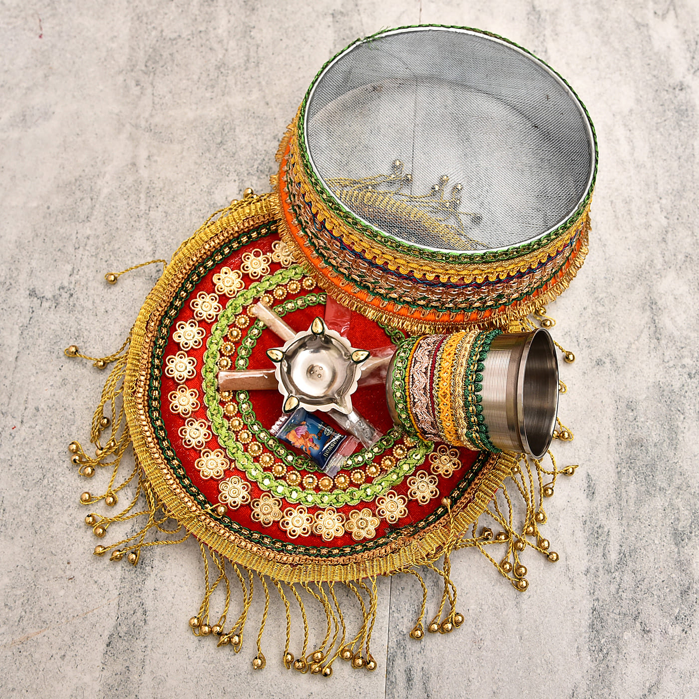 special karwa chauth kit with golden tissue chunni