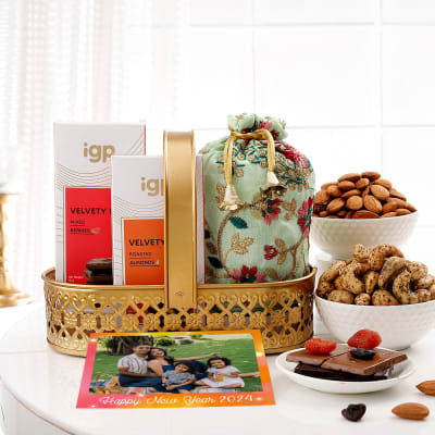 Buy Send Golden Delights Extravaganza Personalized New Year Hamper