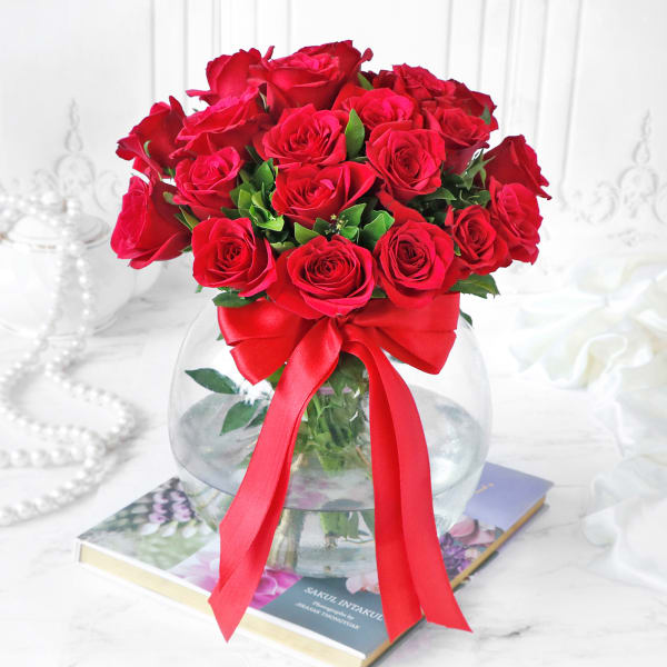 Bouquet of Red Roses in Globe Vase (20 stems)