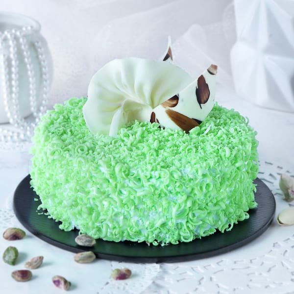 Designer Pistachio Cake (1 Kg)