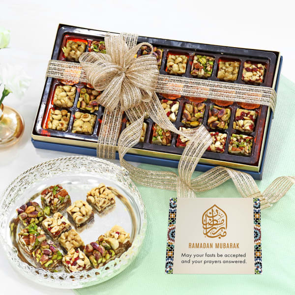 Eid Special Tamra With Greeting Card
