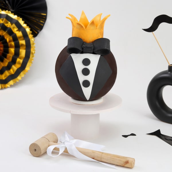 Tuxedo Pinata Cake (1 Kg)