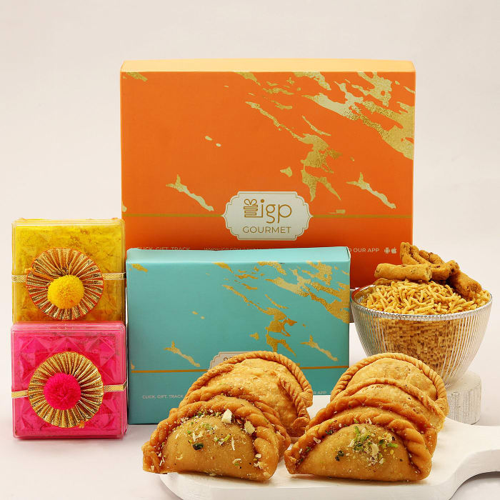 Gujiya And Bhujia With Herbal Gulaal Holi Gift Hamper