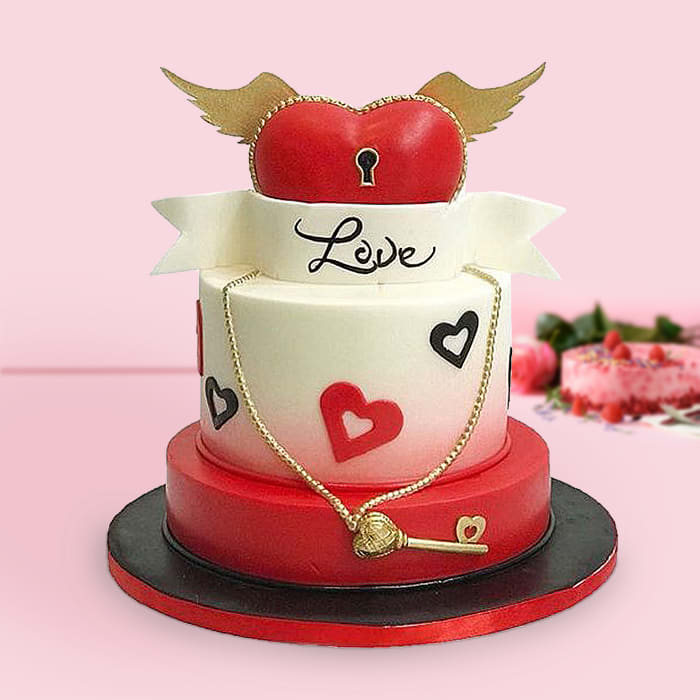 Love Locket Fondant Cake (5 Kg)