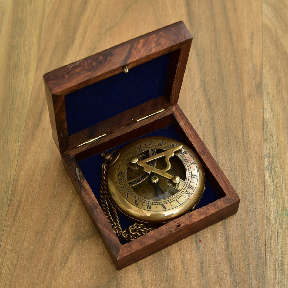 Antique Copper Finish Solid Brass Push Sundial Compass In Sheesham