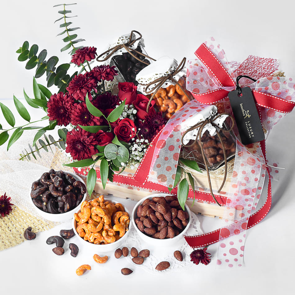 NUTRI MIRACLE Gourmet Gift I Dry Fruit and Nut Gifts Hamper/Basket for  Corporate Giveaway I Wedding Welcome I Roka Ceremony I Anniversary,1.2kg :  Amazon.in: Grocery & Gourmet Foods