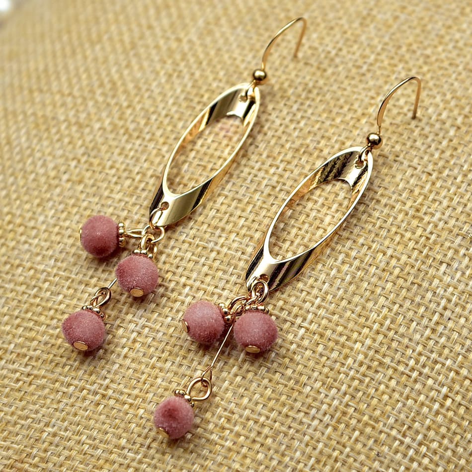 Beautiful Earrings with Little Bobs: Gift/Send Jewellery Gifts ...