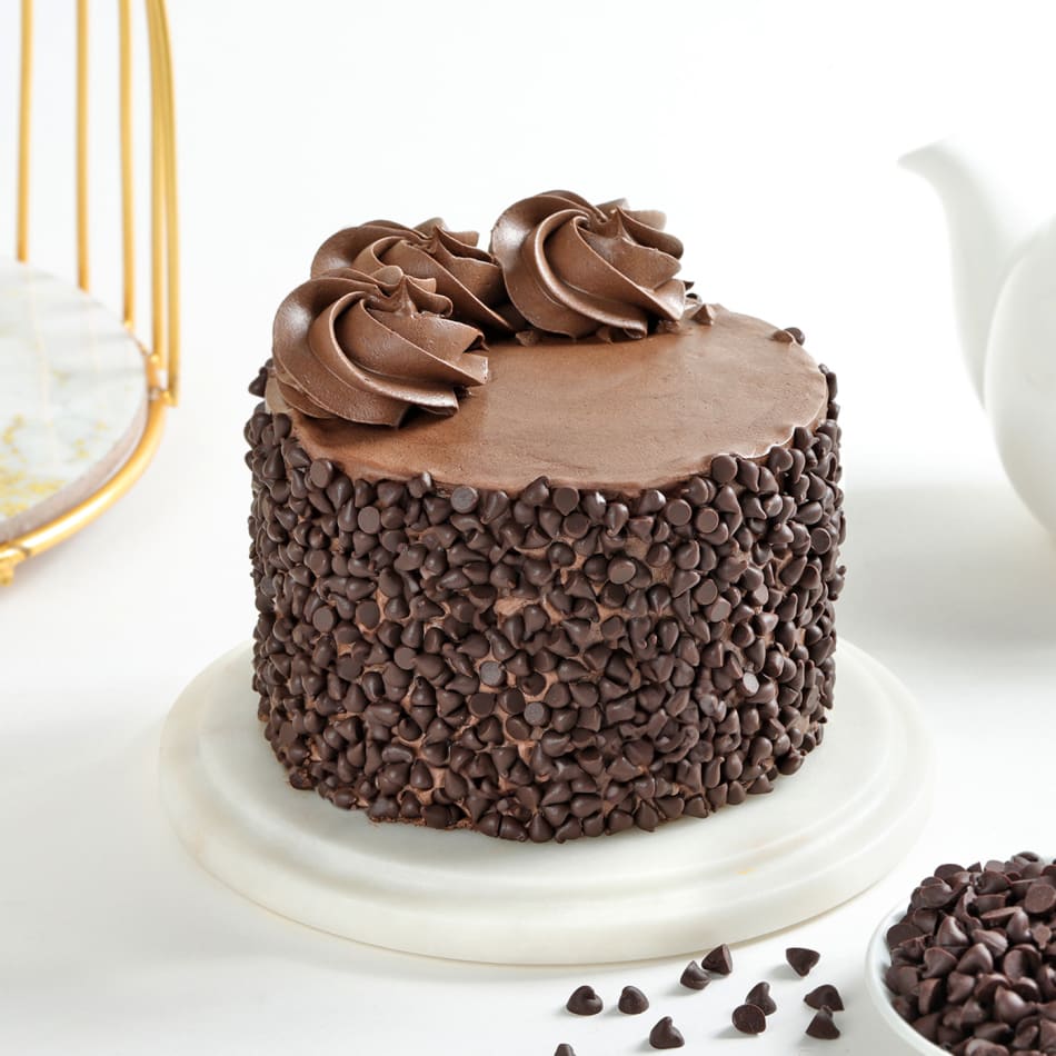 Skinny Cookies 'n Cream Chocolate Cake | The Recipe Critic