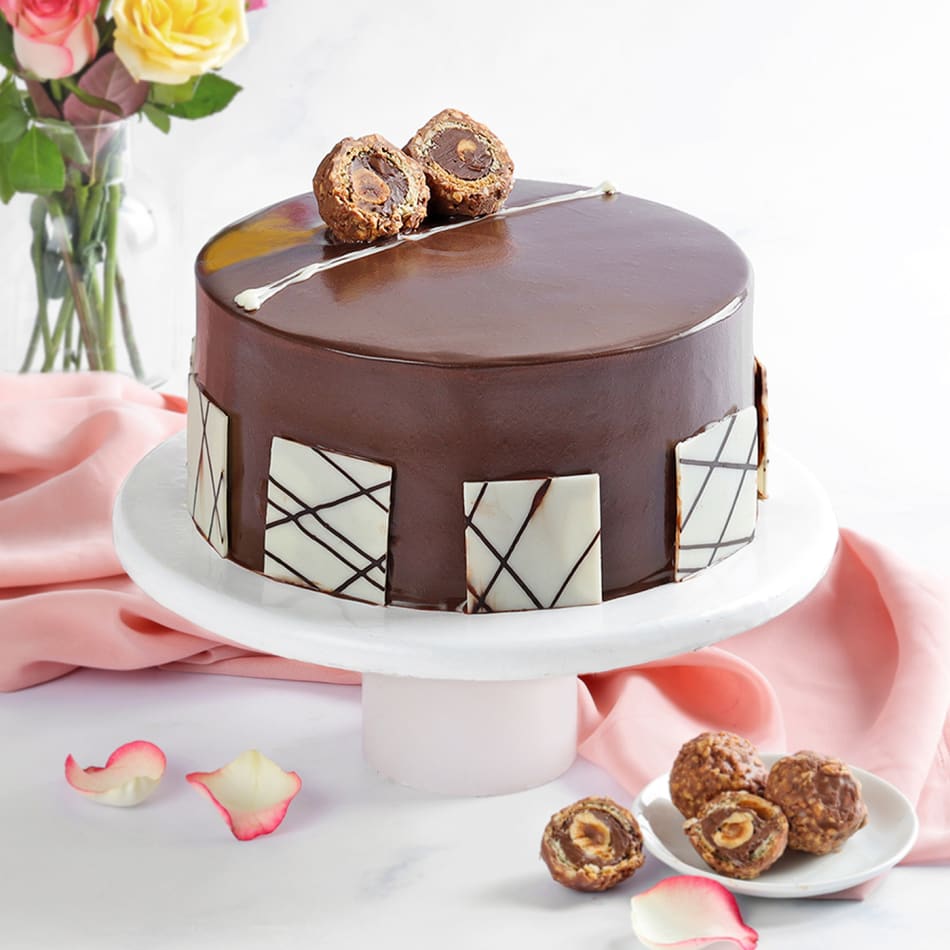 500 gm Chocolate Cake : FlowersCakesOnline.com