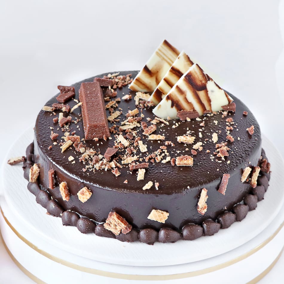 Hearty Choco Kitkat Cake Half Kg – Simla Sweets
