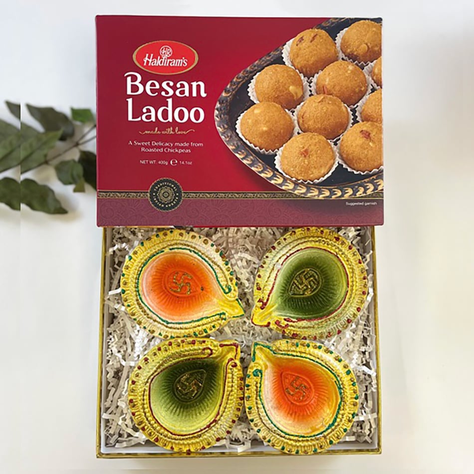 Buy or Order Diwali Sweets Hamper - Haldiram Rasgulla, Gulabjamun & Soan  Papri Online - OyeGifts.com