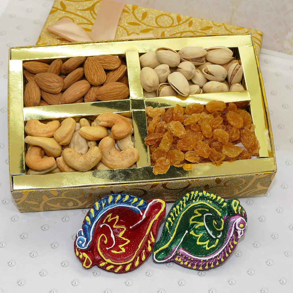 Shop our Dry fruit Gift Hampers Online in Mumbai | Gift Box