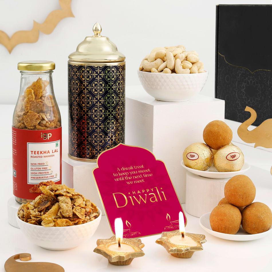 CraftVatika Bhai Dooj Tika Set with Soanpapdi for Brother Diwali Gift Hamper,  Bhaiya Duj Kalawa Roli Tikka Set Gift Combo : Amazon.in: Grocery & Gourmet  Foods