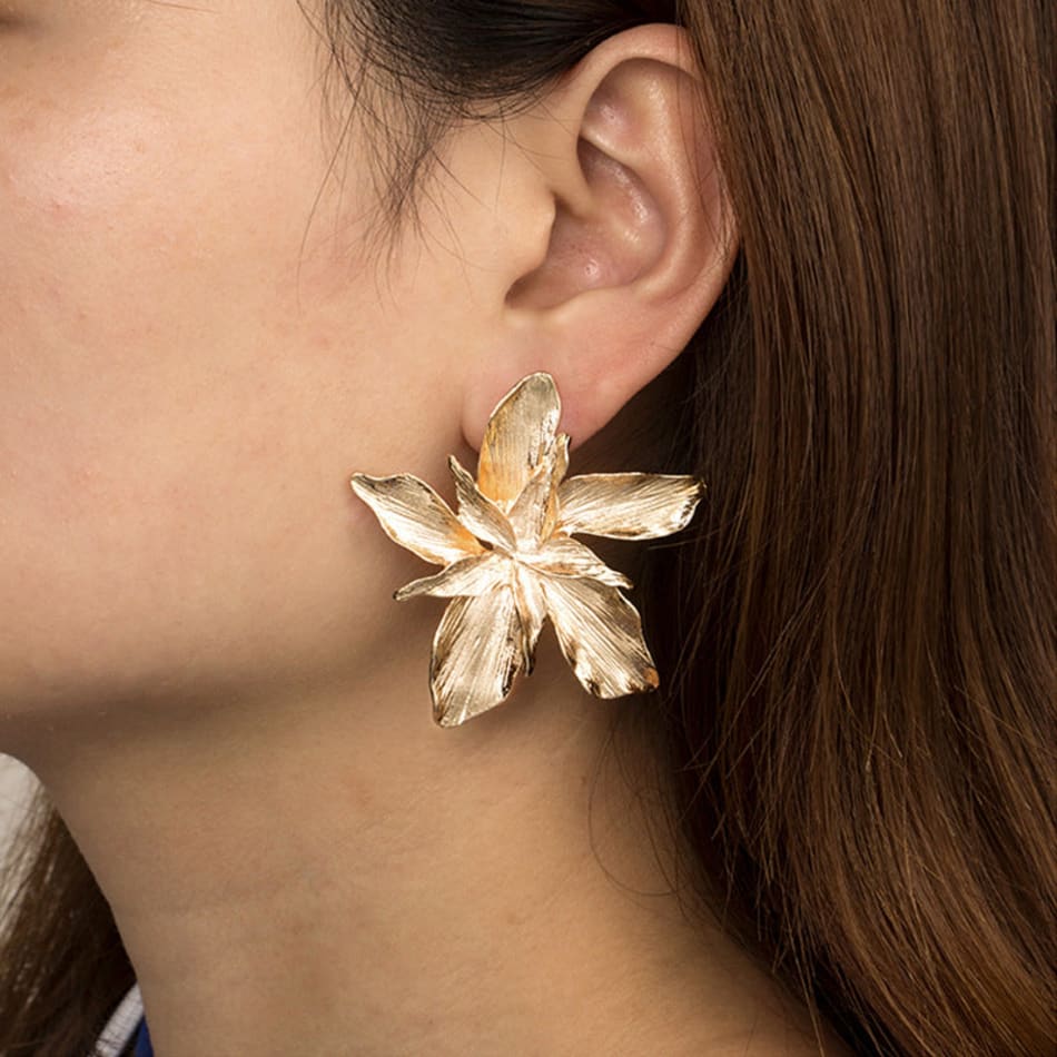 Mother's Day Jewelry Gifts: Online Handmade Jewellery for Mom - IGP |  Diamond earrings design, Classy jewelry, Jewelry