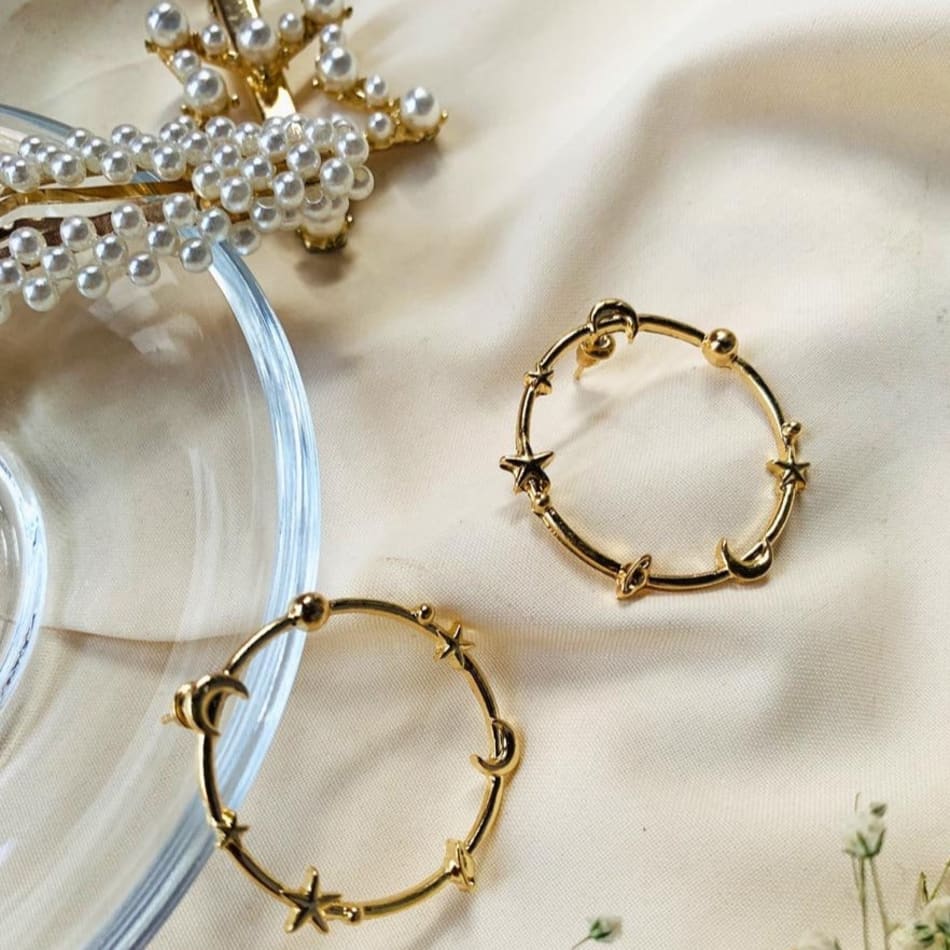 Earrings Combo Hoops And Studs Gold Set Of 9 Juju Joy: Gift/Send Jewellery  Gifts Online JVS1217279 |IGP.com