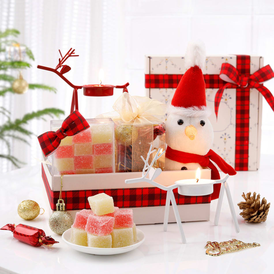 बच्चे हो जाएंगे खुश जब Secret Santa से पाएंगे ये Christmas Gifts - India TV  Hindi