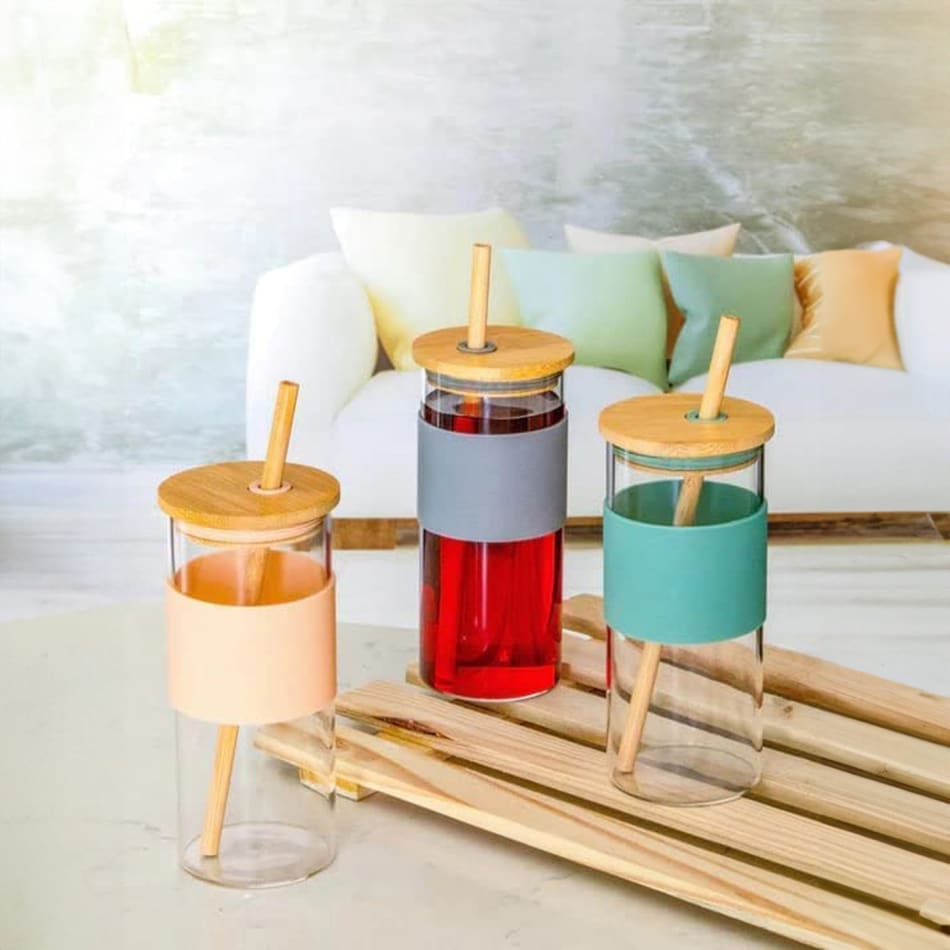 https://cdn.igp.com/f_auto,q_auto,t_pnopt19prodlp/products/p-glass-tumbler-with-bamboo-straw-and-lid-assorted-single-piece-270636-1.jpg
