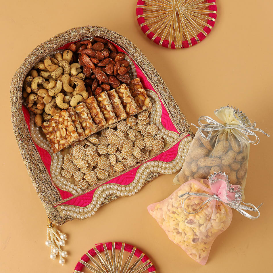 Buy Cute Lohri Gift Packs Of Chocolates And More - Angroos