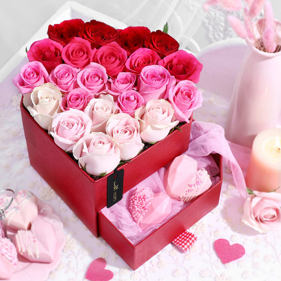 Sweet Avalanche Roses Heart Box Sweet Avalanche Roses Heart Box