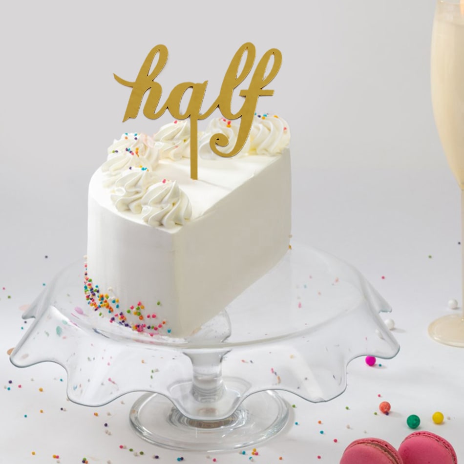 Half Birthday Cake Smash | Iliasis Muniz Photography