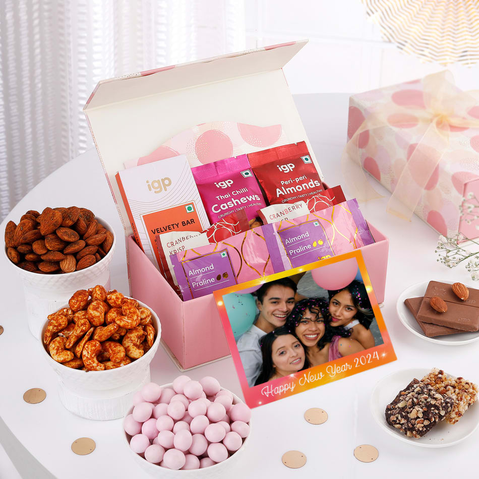 New Year's Delight Personalized Hamper: Gift/Send New Year Gifts Online  JVS1271855 |IGP.com