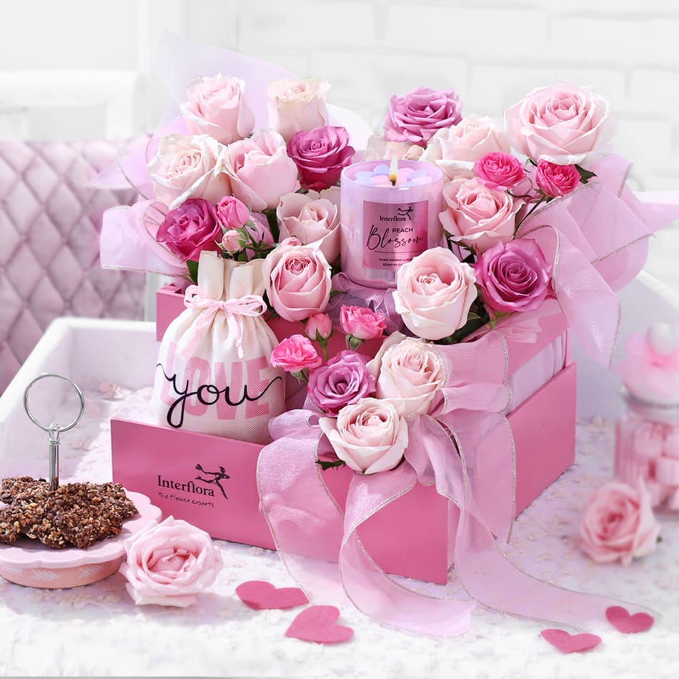 Luxury Avalanche Peach Roses Box
