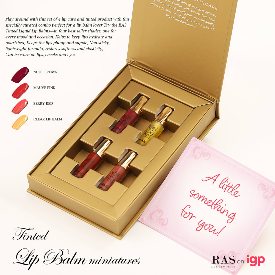 Amazon.com: ChapStick Total Hydration Lip Kit Gift Set, Lip Moisturizer,  Lip Scrub and Lip Balm Set - 4 Count : Beauty & Personal Care