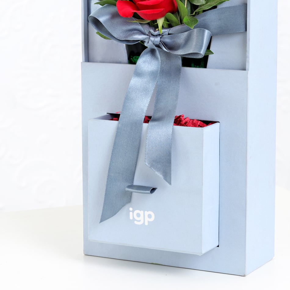 Valentine's Day Gift Box Scented Love: Gift/Send Valentine's Day Gifts  Online JVS1273408 |IGP.com