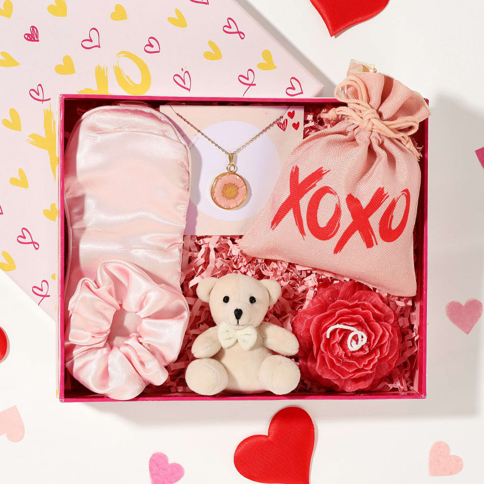 Elegance And Chocolates Personalized Valentine's Gift: Gift/Send Valentine's  Day Gifts Online JVS1274484 |IGP.com