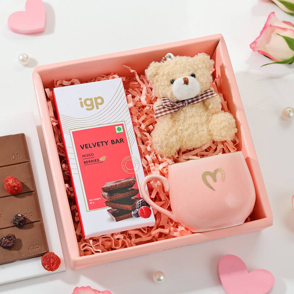 Valentine's Day Gifts For Girls Below 200 Buy/Send Sweet