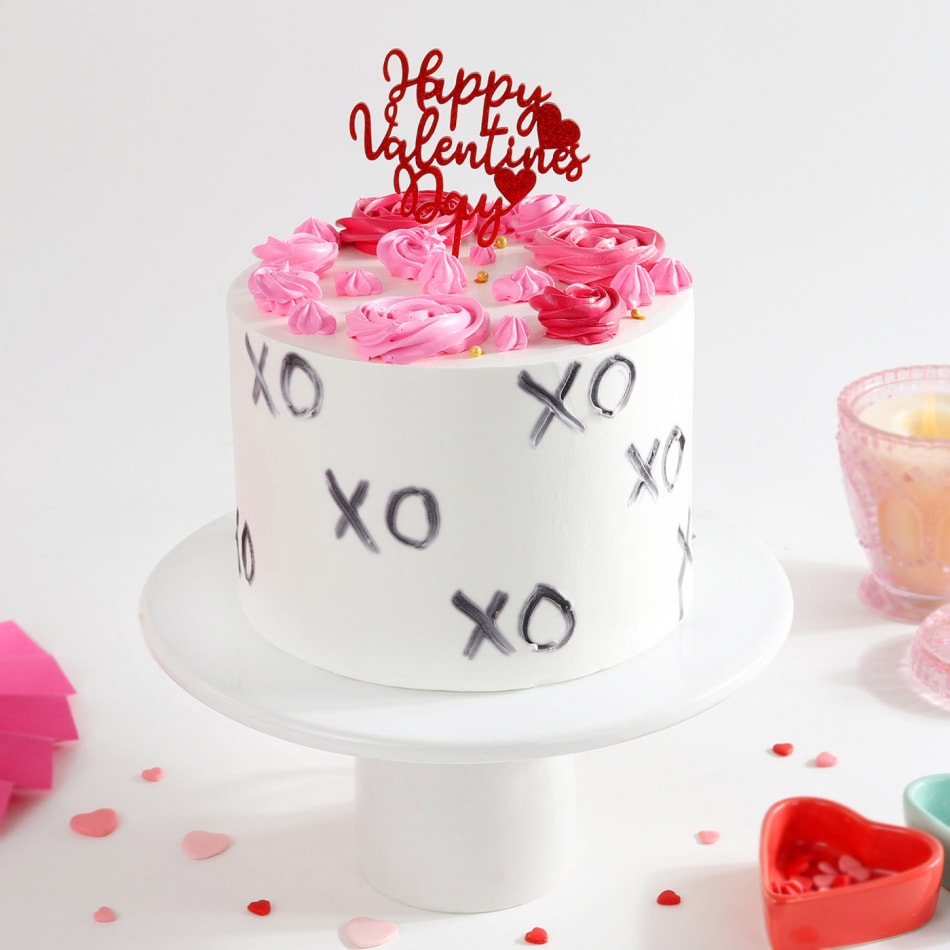 XOXO Valentine's Kiss Buttercream Cake Decorating Tutorial with Pink Drip -  YouTube