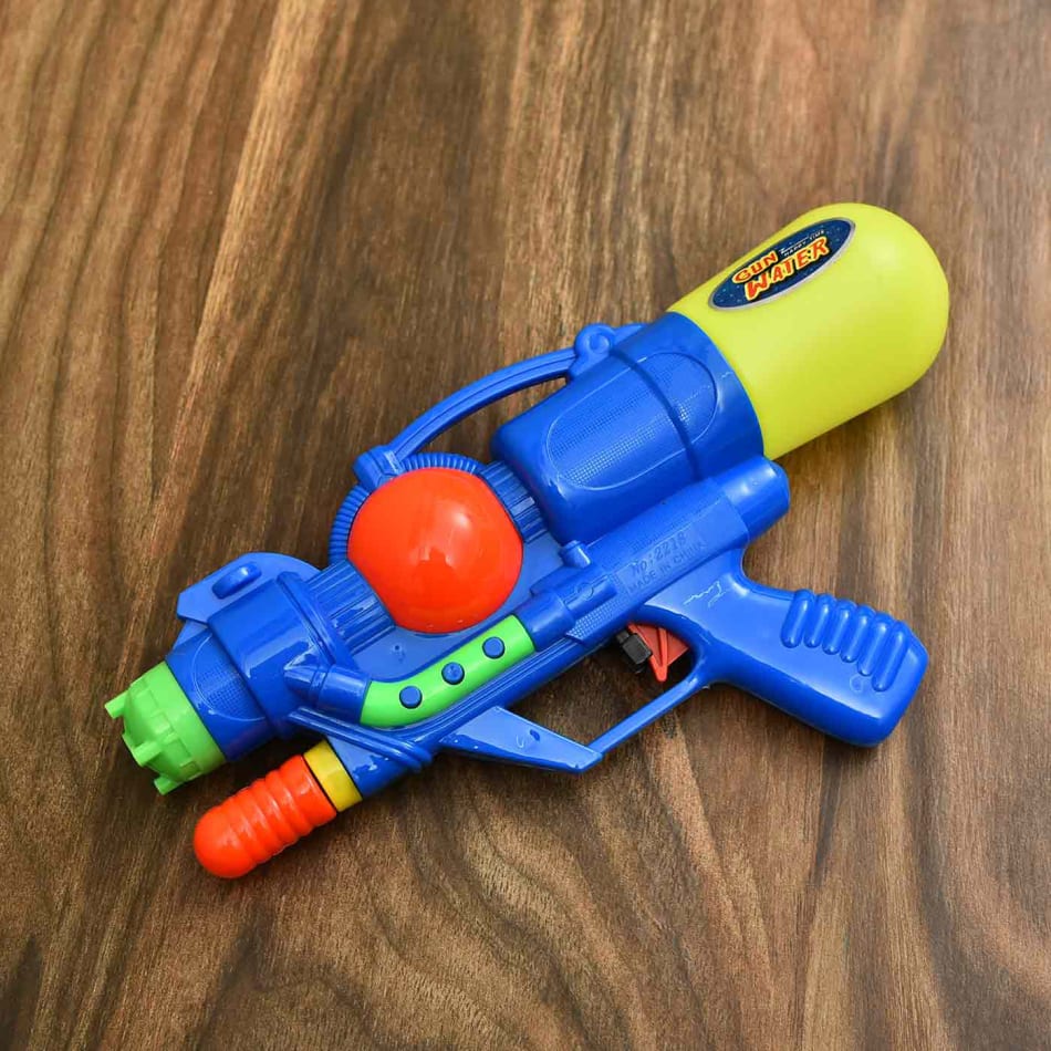 Hamper Of Holi Caps, Fragrant Gulal And Water Guns For Holi, 46 OFF