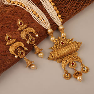 Antique Gold And Pearl Necklace Set 