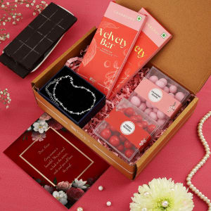 Chocolates And Earrings Gift Tray With Personalized Card Chocolates And Earrings Gift Tray With Personalized Card