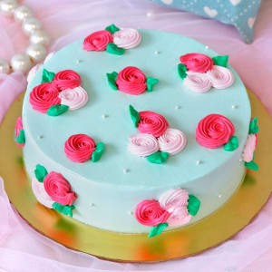 Roses & Pearls Chocolate Cake (Half Kg)