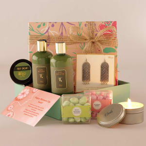 Women's Day Gift Set With Personalized Card