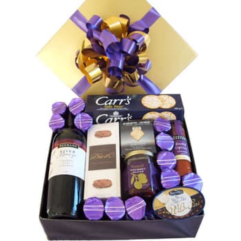 Gourmet Luxury Gift Hamper Gift Send New Year Gifts Online Ip1116988 Igp Com