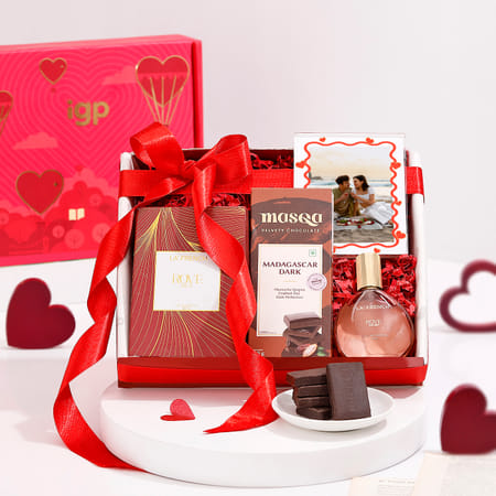 365 Days of Us Personalized Anniversary Hamper-picture-27