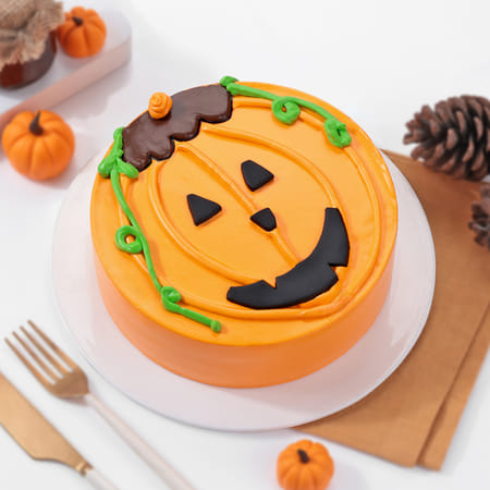 Bewitching Semi-Fondant Halloween Cake (Half Kg)-picture-40
