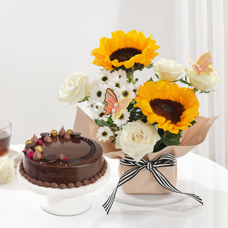 Blossoms And Bites Gift Combo