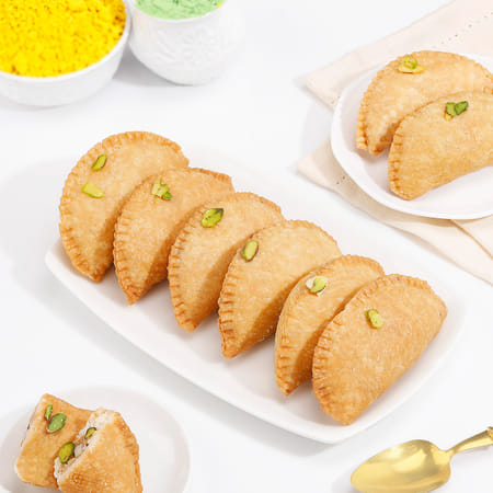 Crunchy Gujiya Delight 8 pcs-picture-16