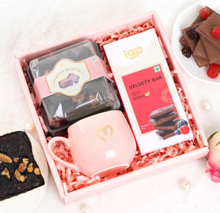 Be Mine Personalized Hamper: Gift/Send Valentine's Day Gifts Online  JVS1274179 |IGP.com
