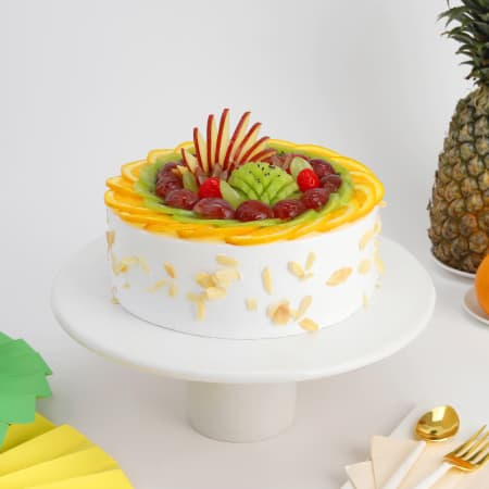 Fresh Fruit Cake with Whipped cream Recipe by Swati Keshri 👩‍🍳 - Cookpad