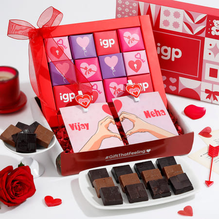 Hand Heart Personalized Couple's Hamper-picture-14