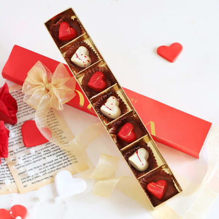 Chocolate Hampers | Buy Chocolate Gift Hamper in Dubai, UAE - fnp.ae
