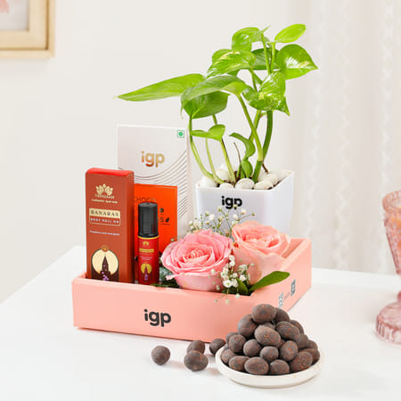 Luxurious Essence Valentines Day Hamper-image-6