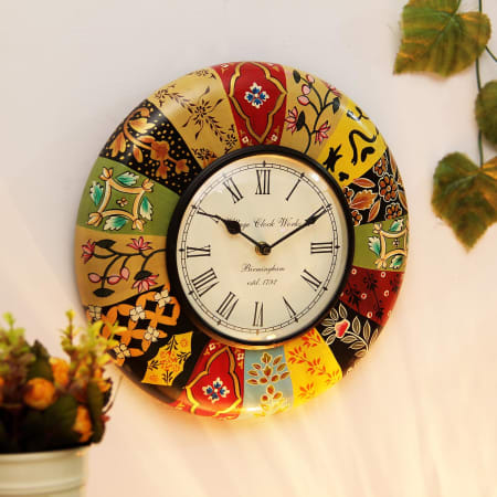 Free Delivery) Wall Clock/ Resin Wall Clock/ Handmade Resinart/Luxurious  Home Decor/ Housewarming gift/ Gifts/ Farewell/ Colleague gifts/ Wedding  gift , Furniture & Home Living, Home Decor, Clocks on Carousell