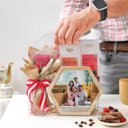 Personalized Memories Housewarming Hamper-picture-32