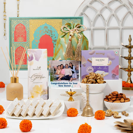 Personalized Sensory Divine Housewarming Gift Hamper-image-2