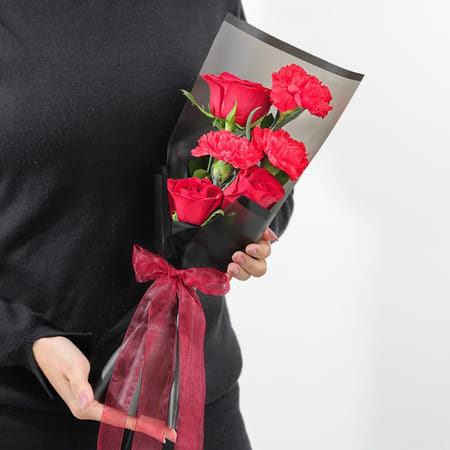 Timeless Romance Valentine's Bouquet-image-8